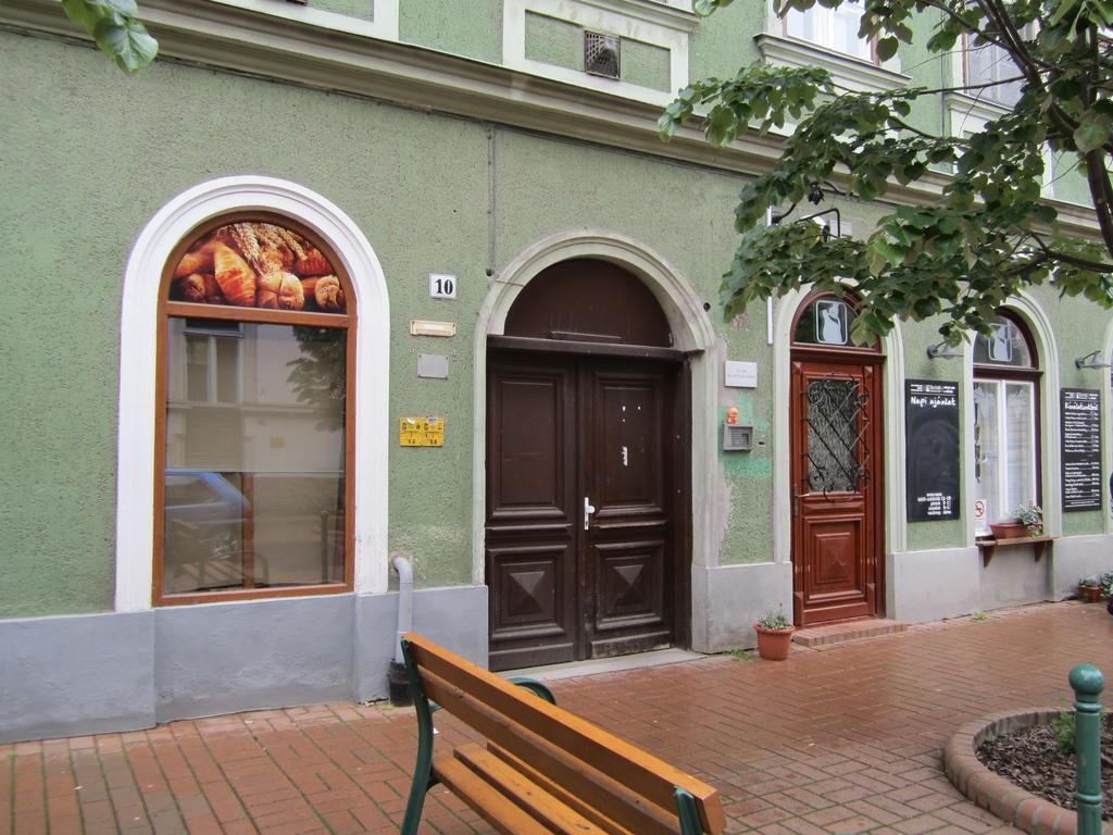 Galeria Apartman Szeged Bagian luar foto